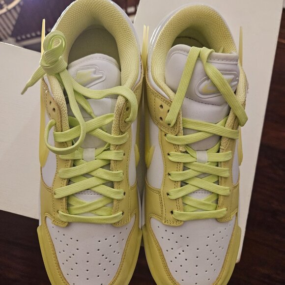 Nike Women's Dunk Low White Twist Lemon Green Size 10 - Picture 2 of 4
